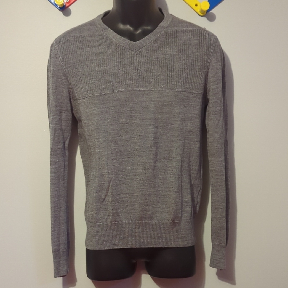 Private Label Charcoal V-Neck Men's Sweater